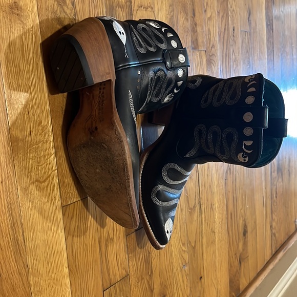 PS Kaufman cowboy boots. Handmade with snake and moonphases embroidered in them. - Picture 3 of 4